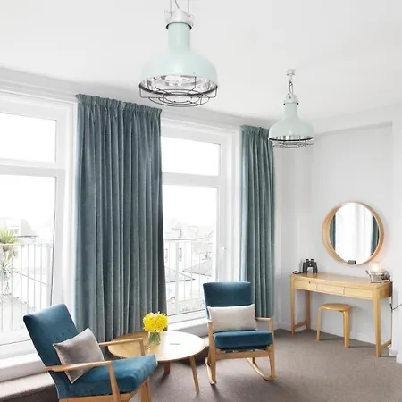 Hotel The Lerryn 3*