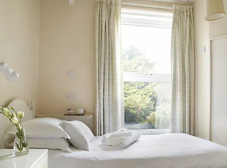 The Lerryn 3* Falmouth